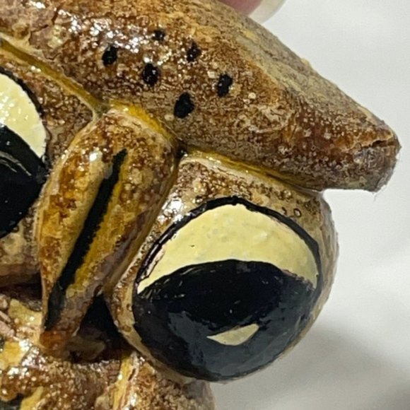 Artisan Hand Carved Handpainted Owl Pin Brooch - Picture 2 of 6